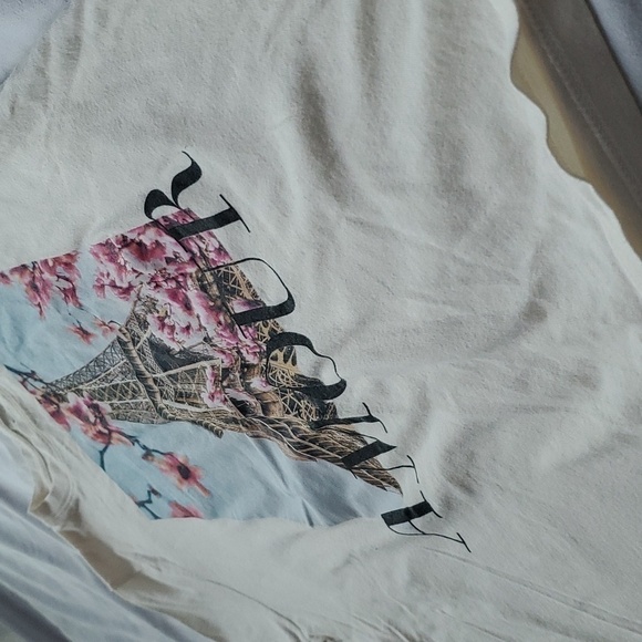 Old Navy Girls Sakura (Cherry Blossom) "Amour" Paris Cream Graphic T-Shirt - Picture 3 of 6